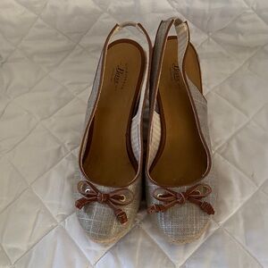 G.H. Bass & Co. Gray and Tan Sling Back Espadrilles